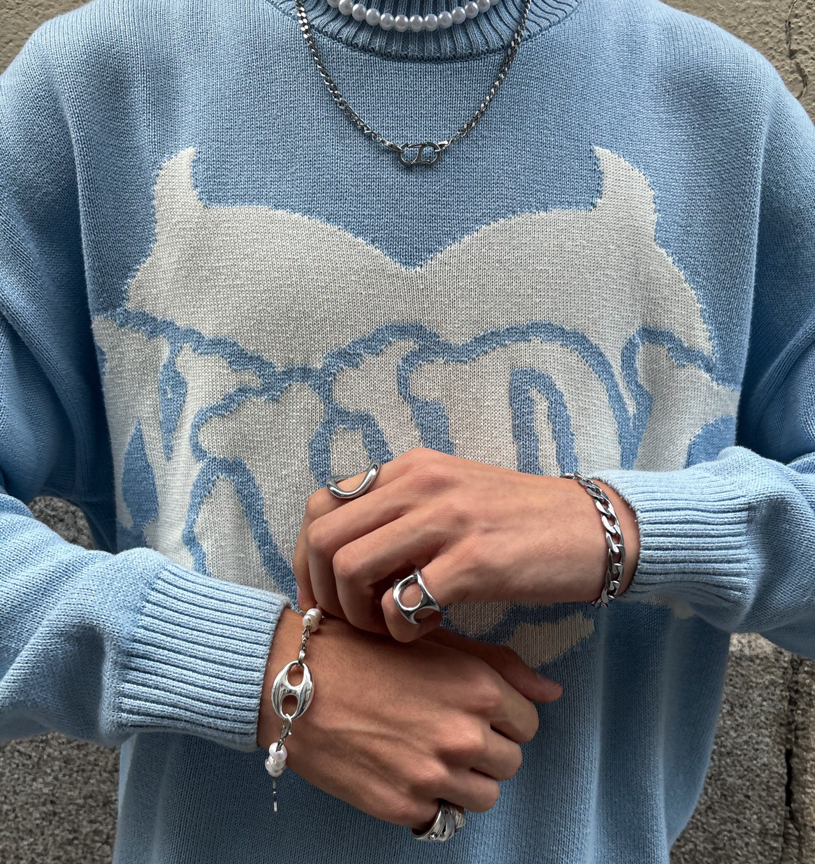 Collar de acero ‘simple but effective’